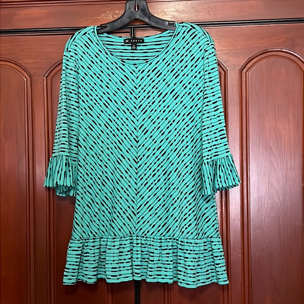 N Touch Scoop Neck 3/4 Striped Ruffled Bell Cuff Sleeved & Hem Size Small